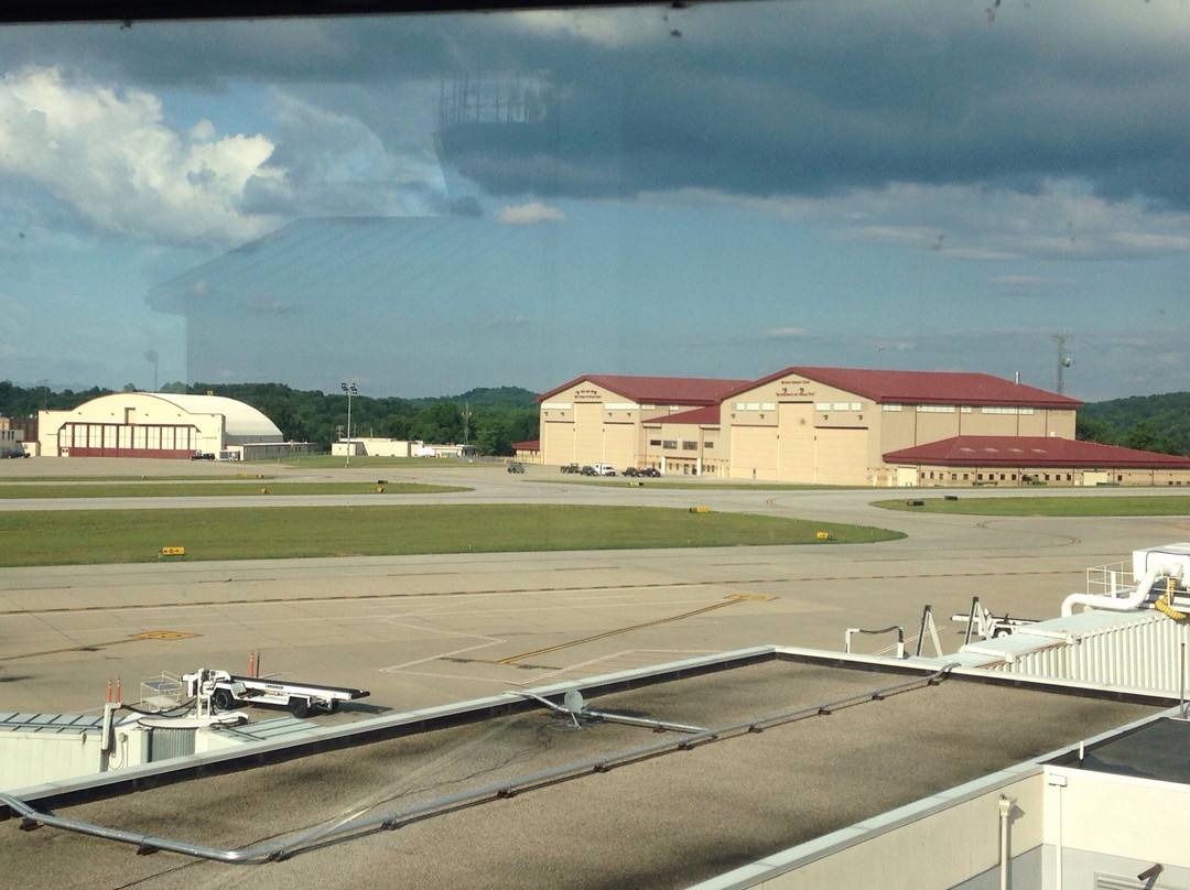 Yeager Airport Observation Area-查尔斯顿必去景点