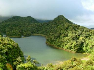 Freshwater Lake-Morne Trois Pitons National Park必去景点