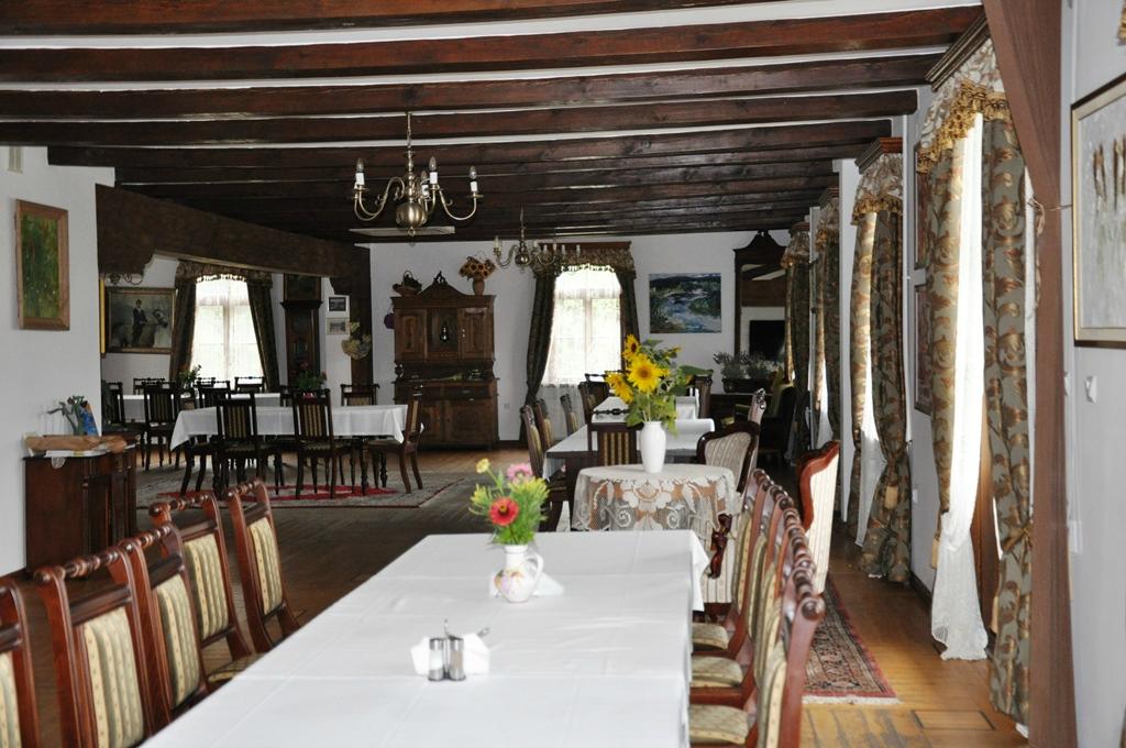 Dworek Lukowiska-餐饮