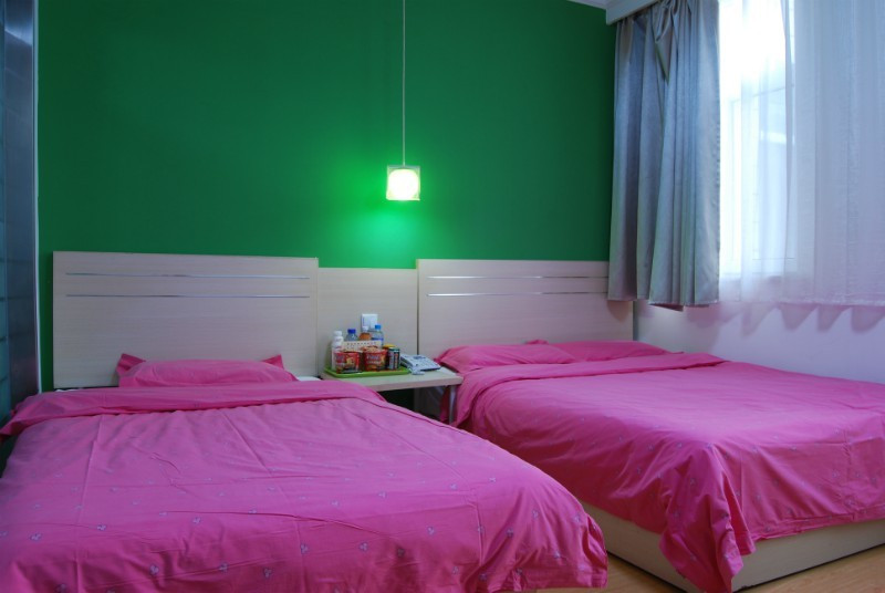 易佳时尚酒店主图