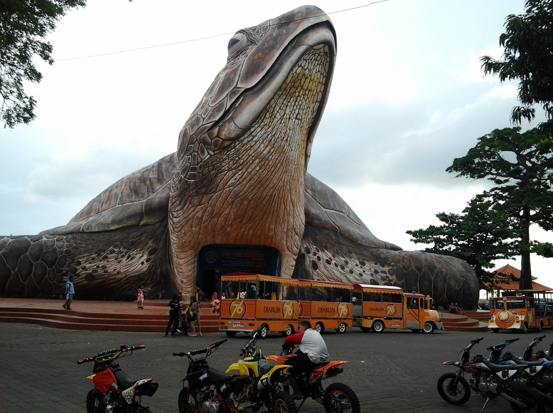 Kartini Beach-哲帕拉必去景点