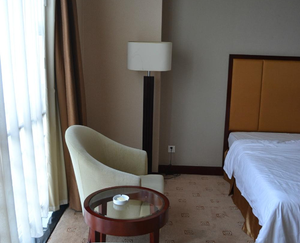 逸臣国际大酒店主图