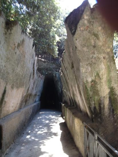 Sibyl's Cave (Antro della Sibilla)-波佐利必去景点