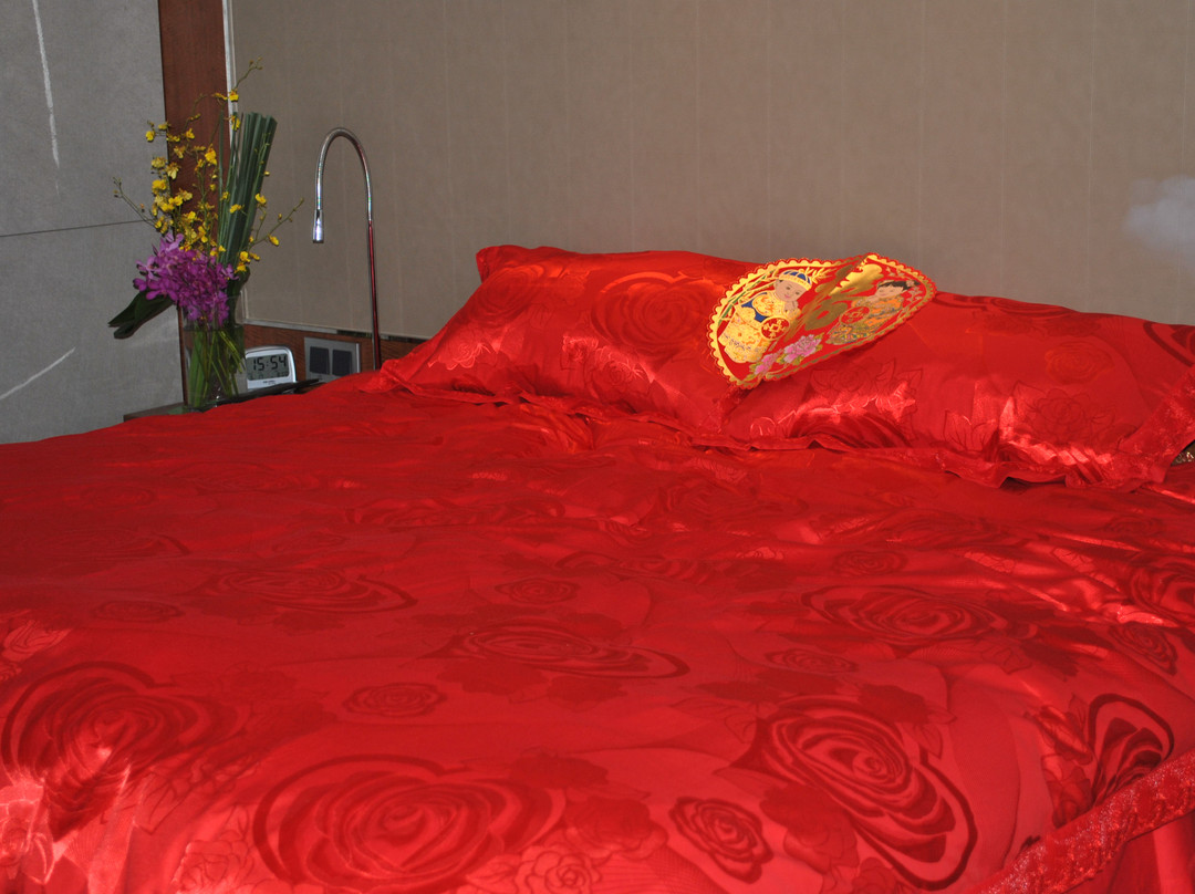 裕景大饭店主图