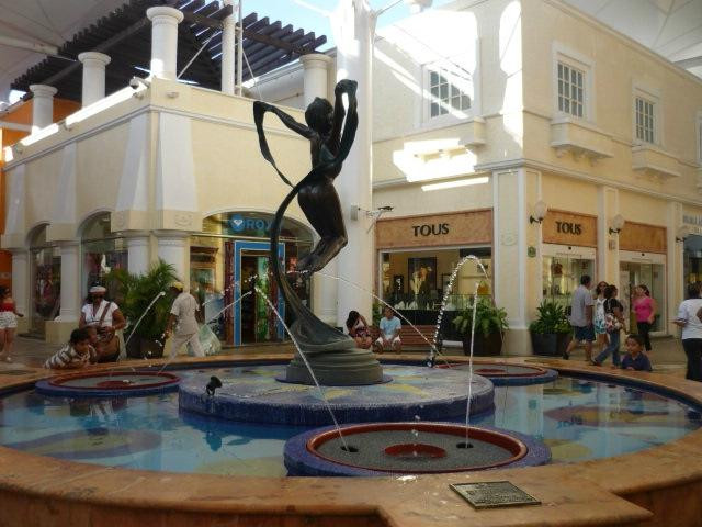 海岛购物村-坎昆必去景点