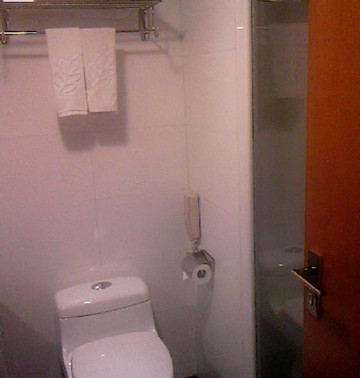 金銮富众酒店主图