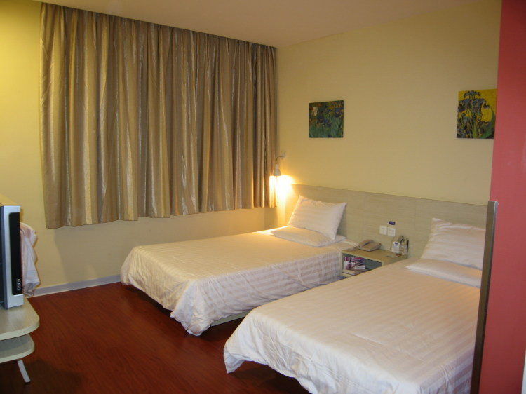 上海汉庭澳门路店-客卧