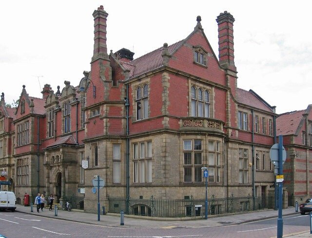 Stalybridge Library景点图片