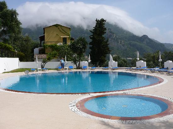 Villa Mary Apartments-泳池