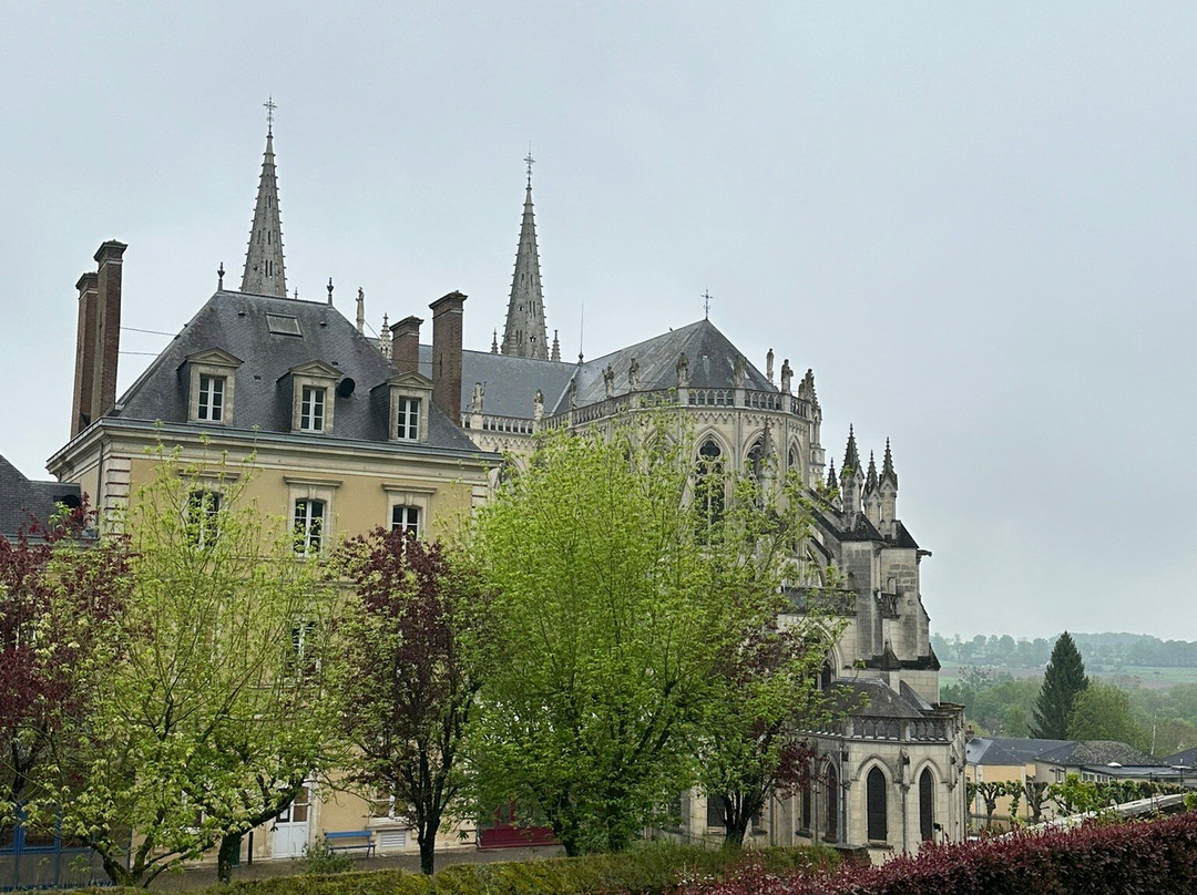 Sanctuaire Notre-Dame de Montligeon景点图片