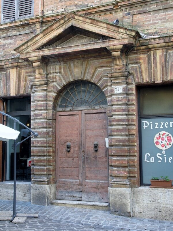 Lapide a Felice Orsini e Nino Bixio景点图片