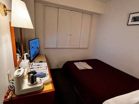 高山乡村酒店主图