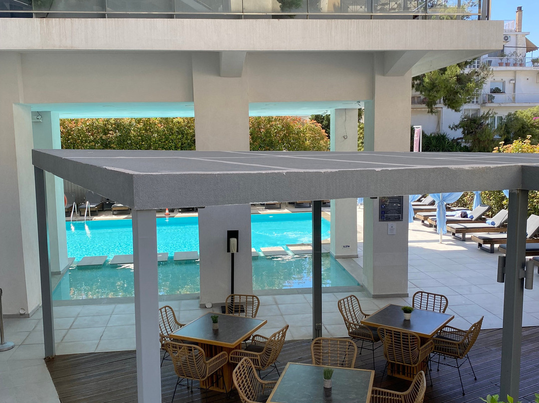 Glyfada Riviera Hotel主图