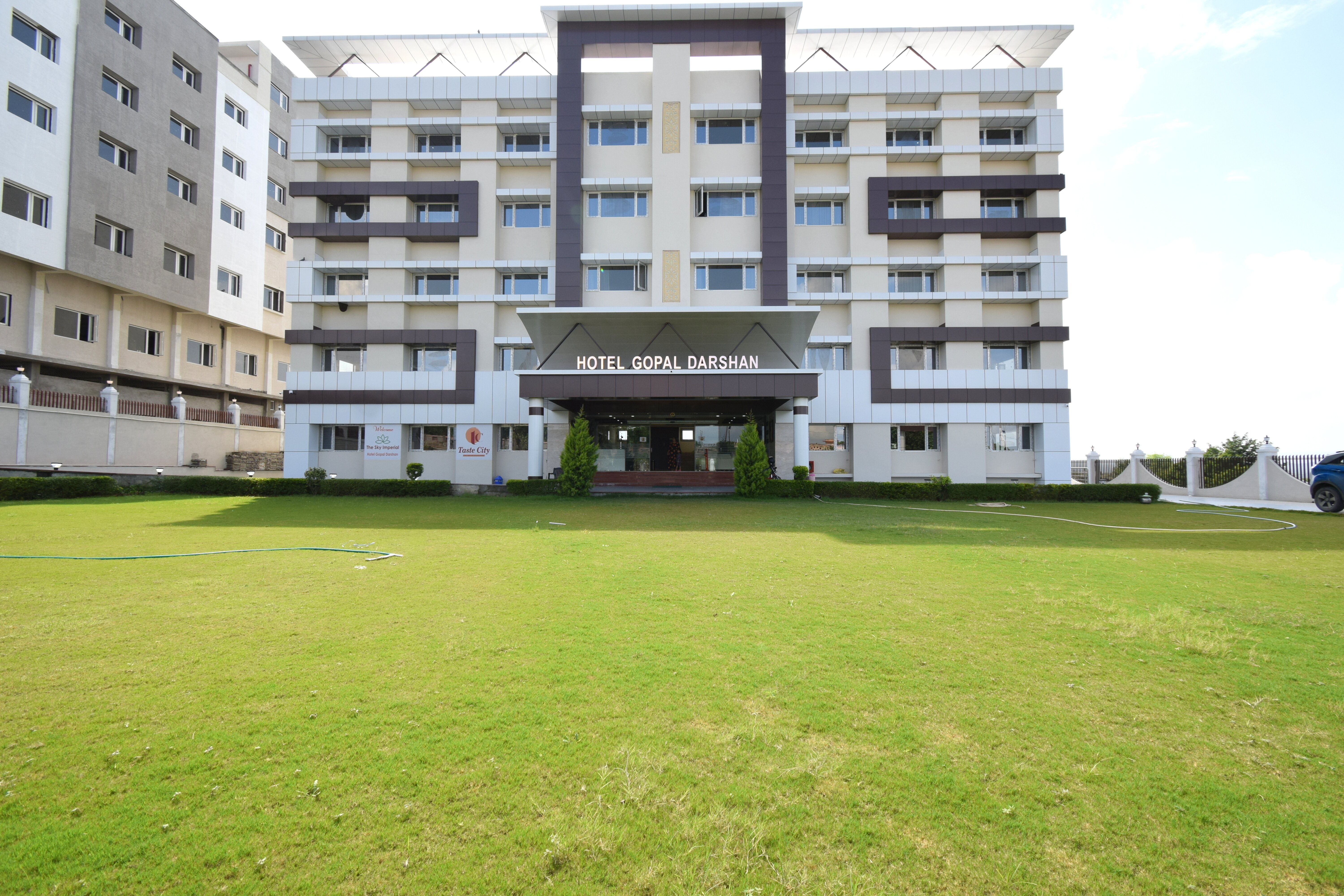 The Sky Imperial - Hotel Gopal Darshan-浴室