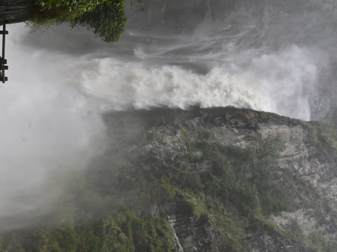 Cascata di Isollaz景点图片