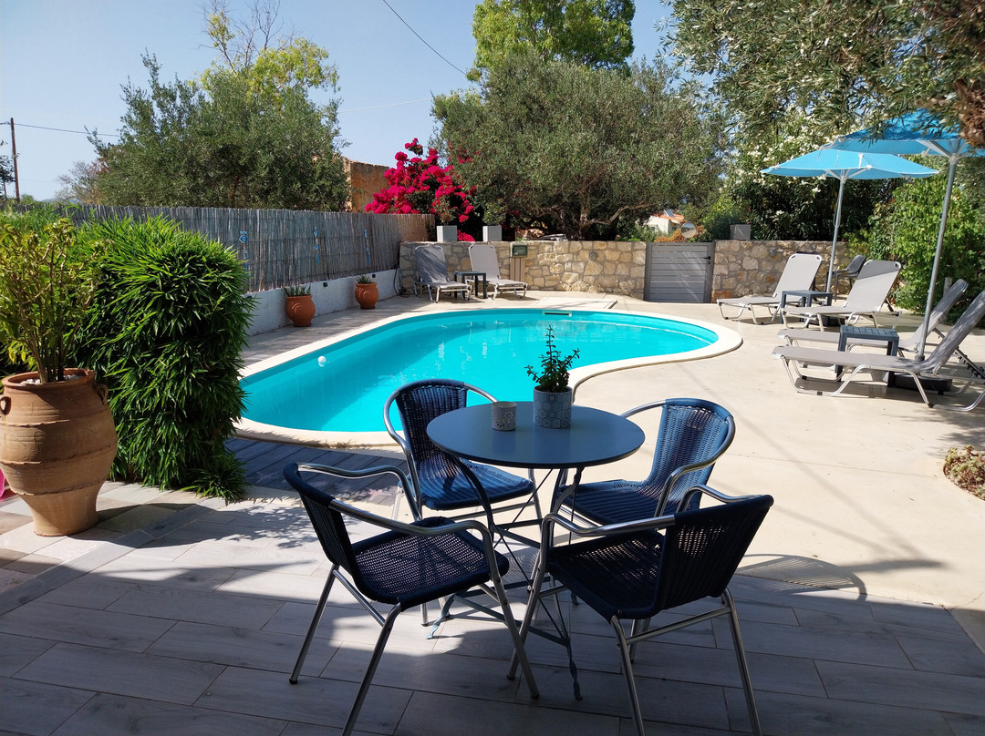Villa Chariklia Studios