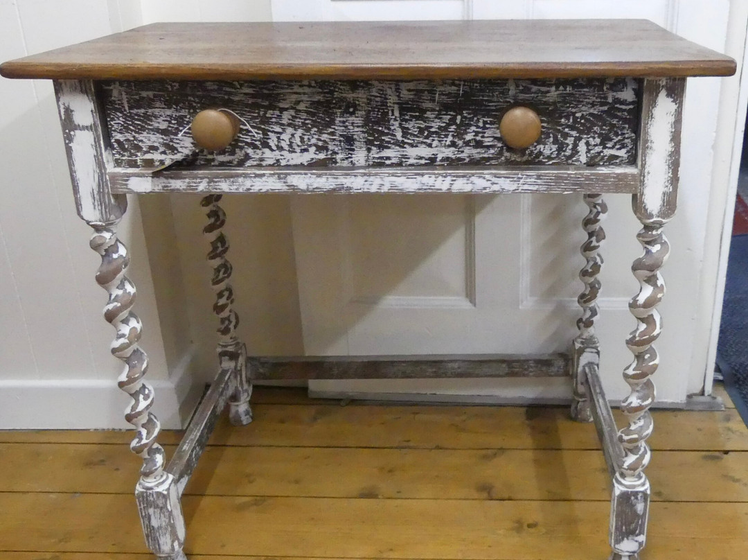 Carmarthen Antiques Centre景点图片