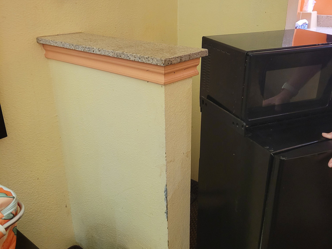 Express Inn & Suites主图