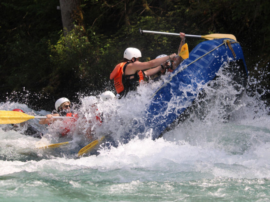 Chilliwack River Rafting-奇利瓦克必去景点