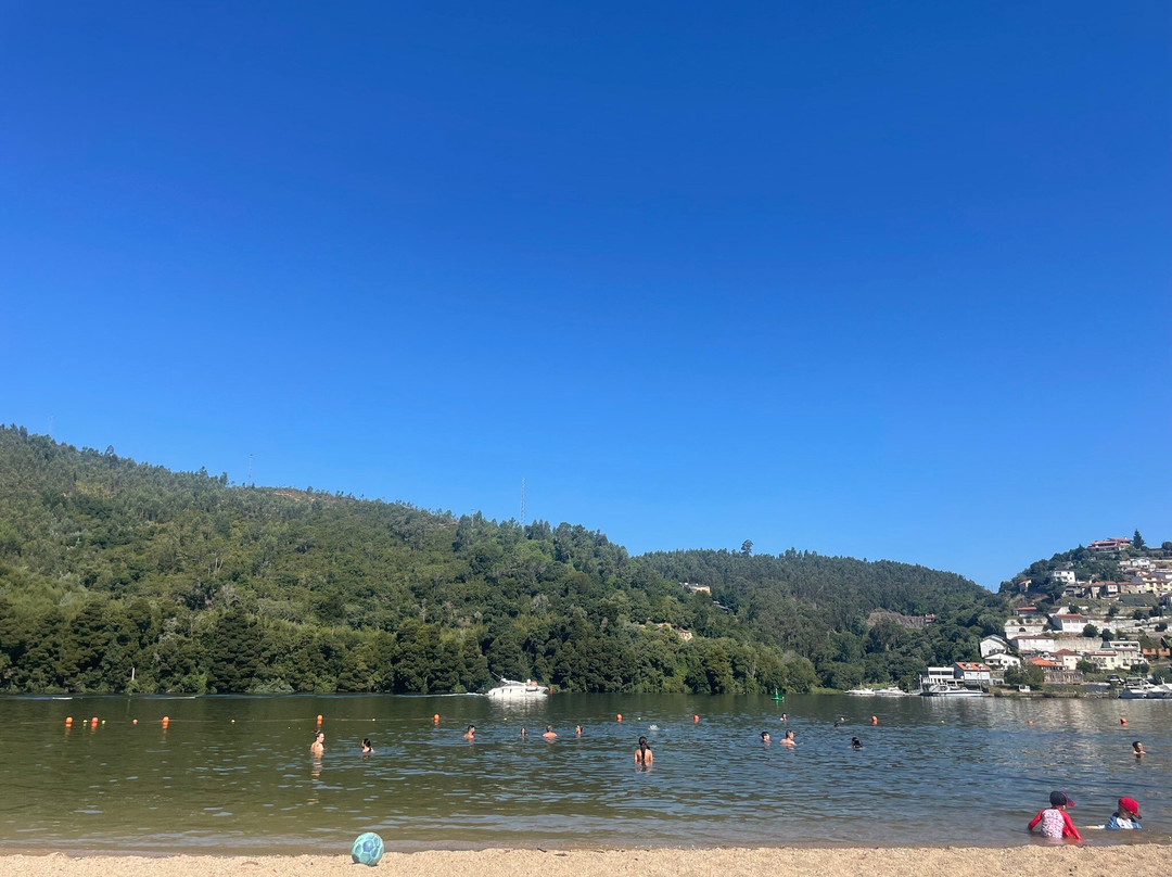 Lomba Beach景点图片