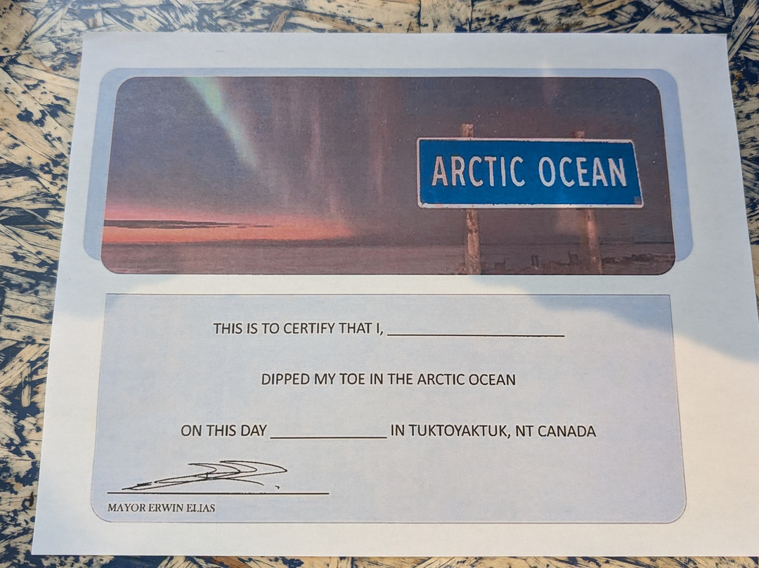 Tuktoyaktuk Visitor Information Centre景点图片