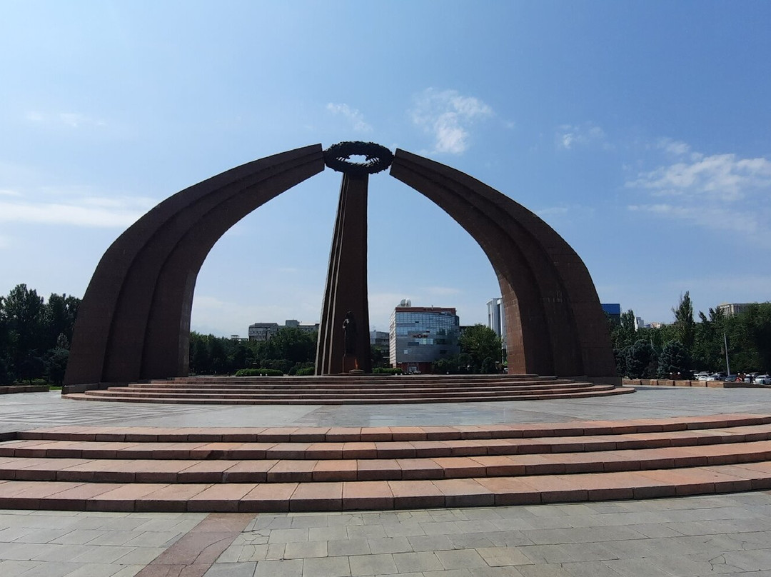 Victory Square-比斯凯克必去景点