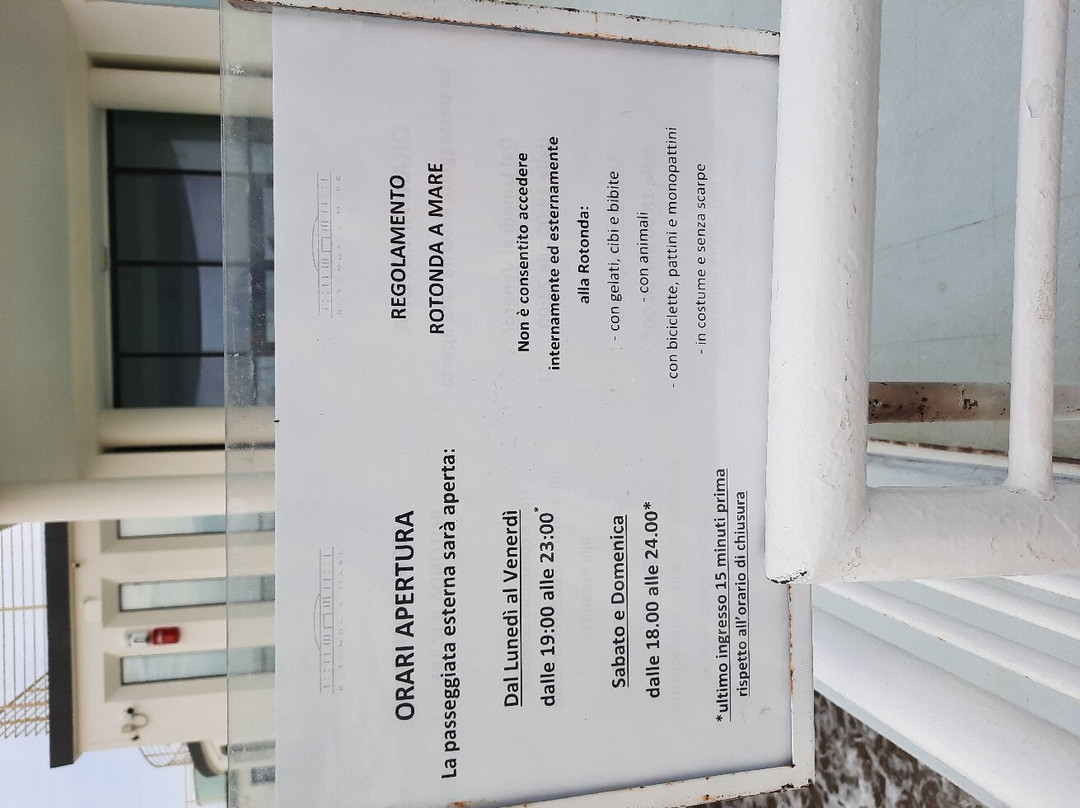 Rotonda a Mare-塞尼加利亚必去景点