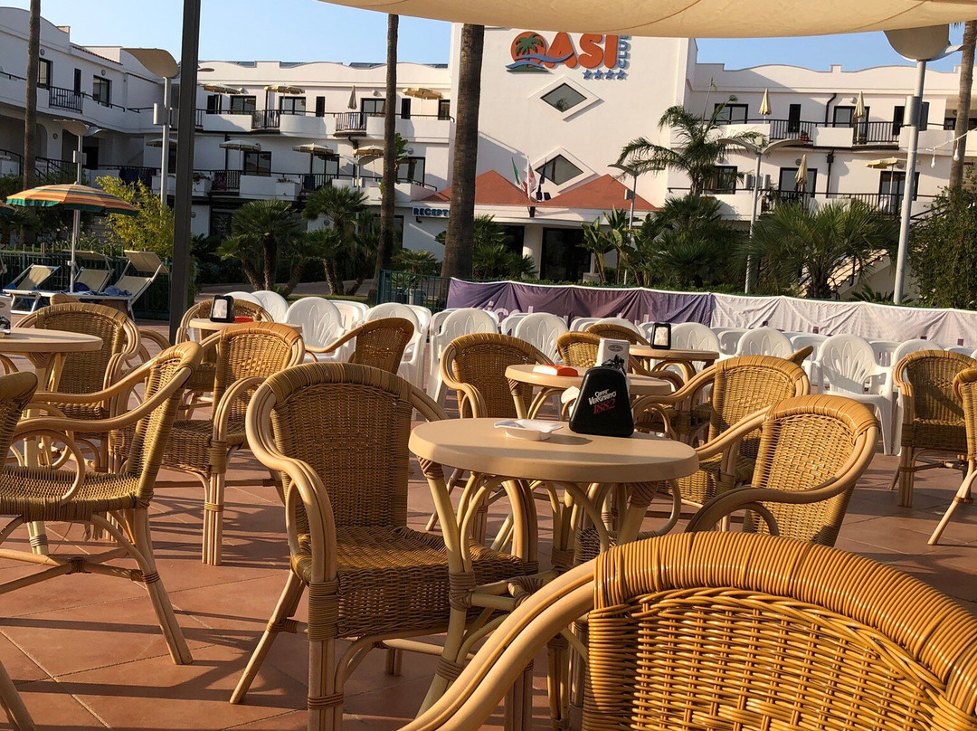 Oasiclub Hotel主图