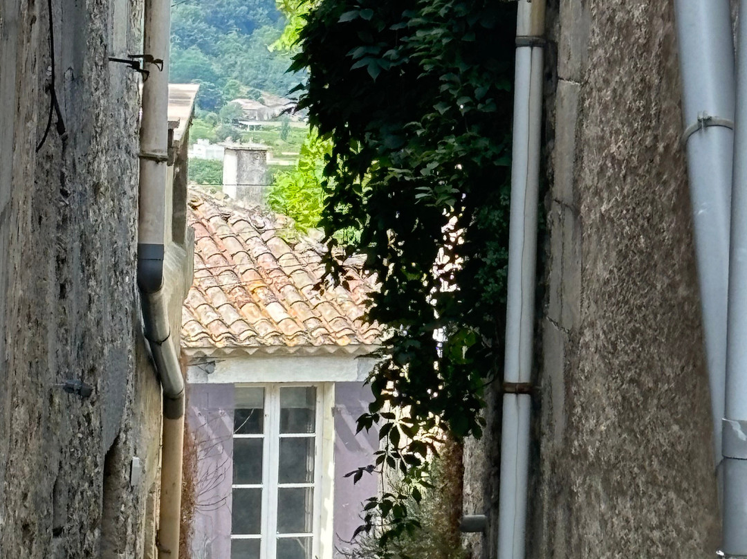 Les Gues Rivieres主图