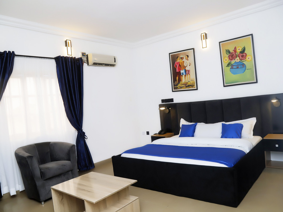 Western Dreams Hotel主图