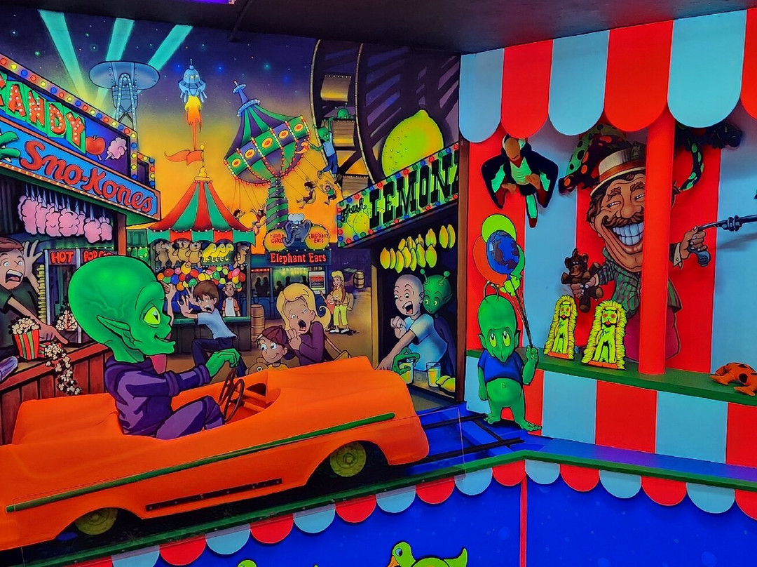 Alien Vacation Mini Golf Attraction-Medina必去景点