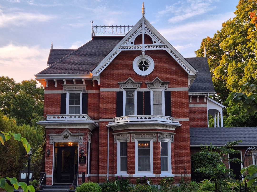 The Woodview Inn主图