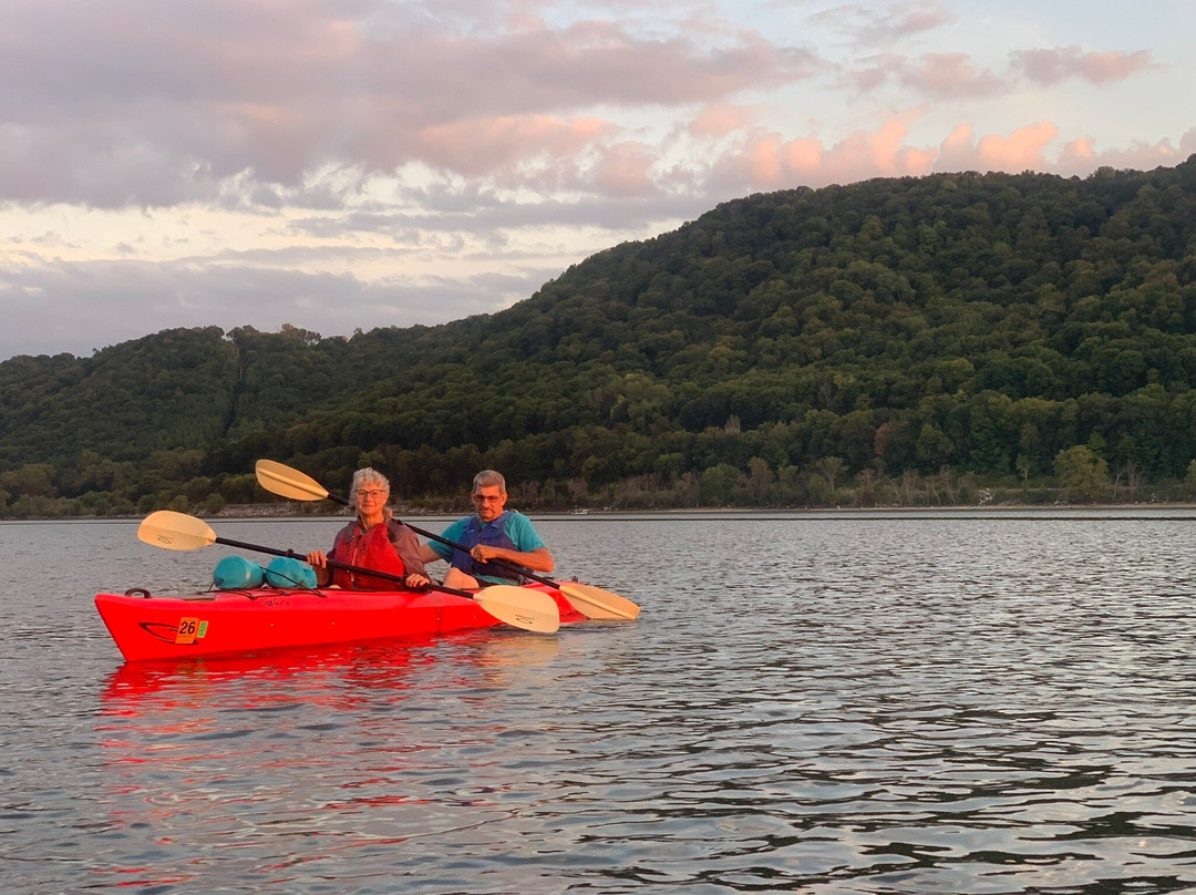 Broken Paddle Guiding Co.-Wabasha必去景点