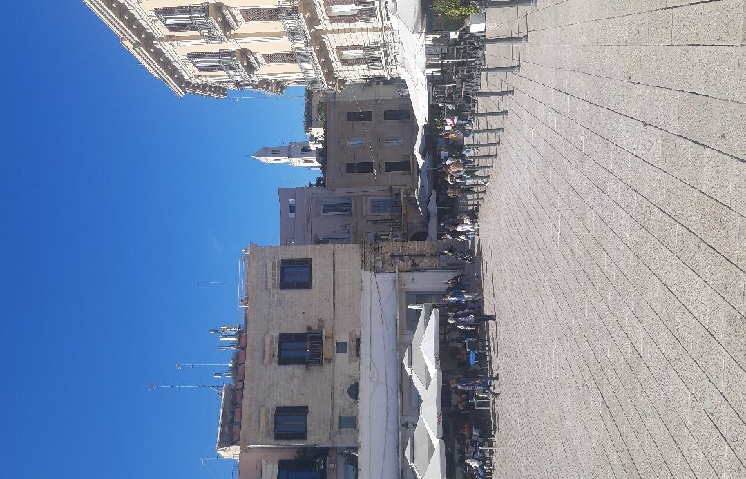 Piazza del Ferrarese-巴里必去景点