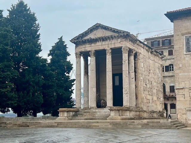 Tempio Di Augusto-普拉必去景点