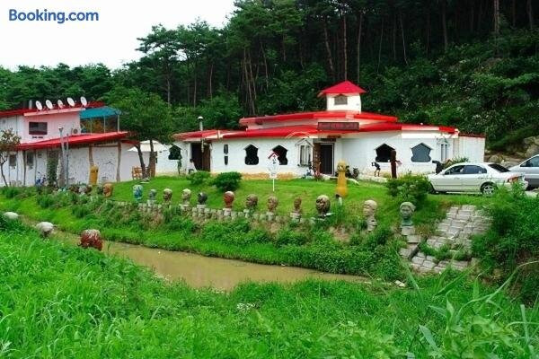 Muhari Red Roof Pension