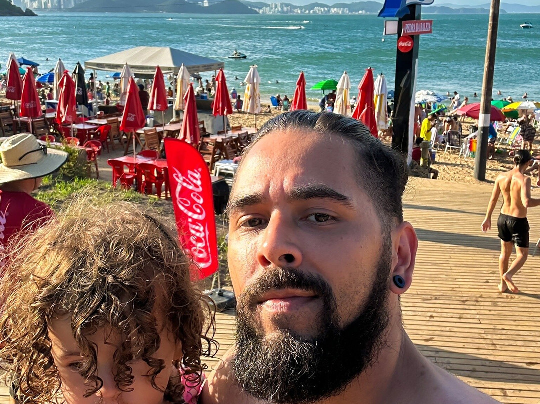 Praia das Laranjeiras景点图片
