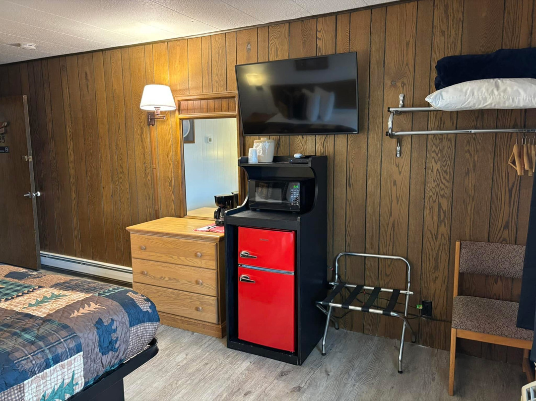 Four Seasons Motel主图