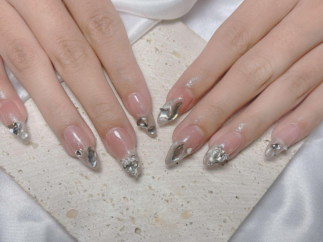 Diory NailsLab-Cau Giay必去景点