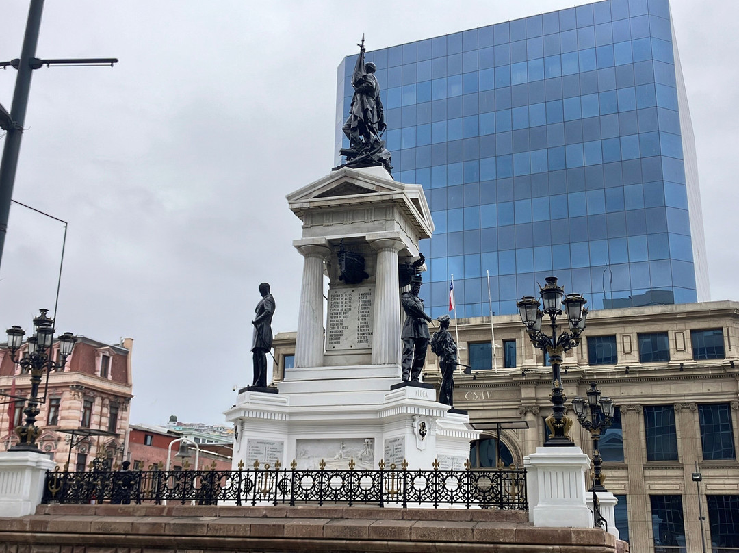 Monumento a Los Heroes-瓦尔帕莱索必去景点