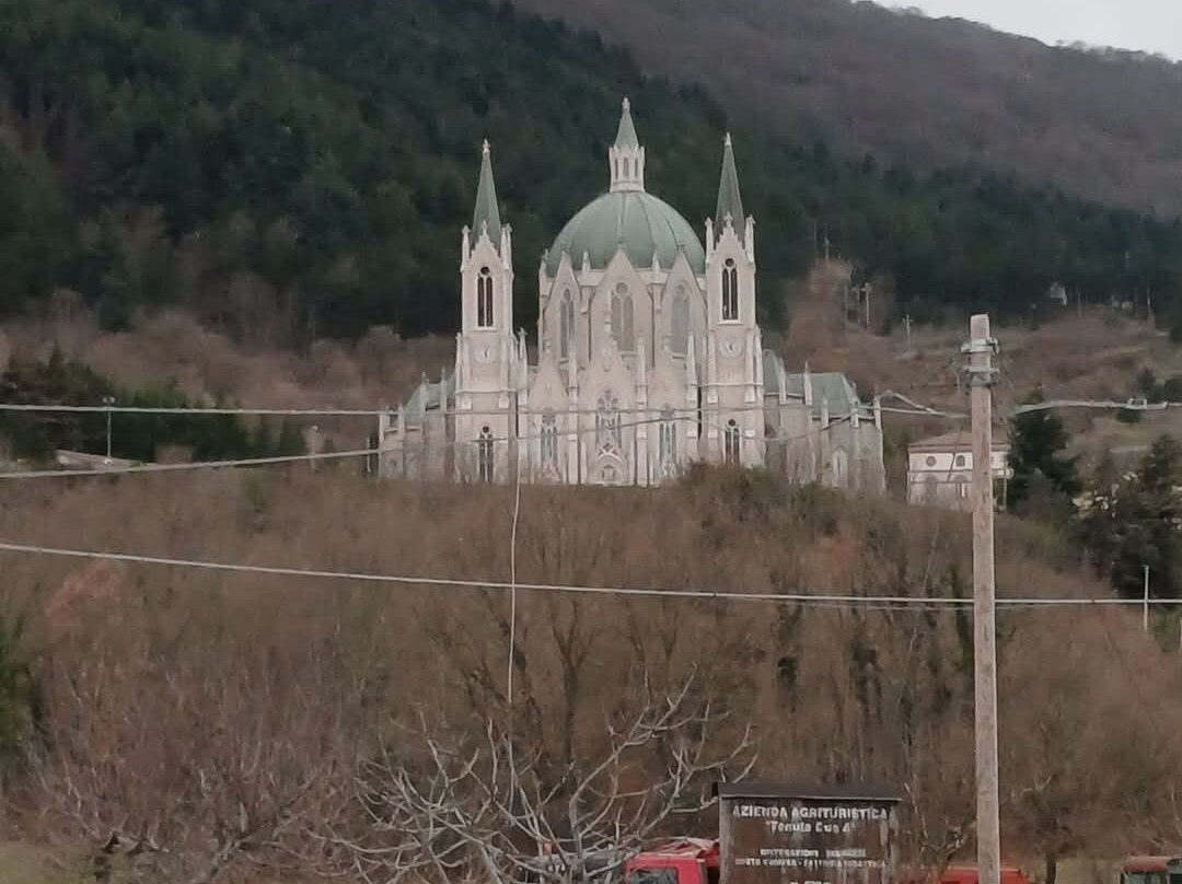 Santuario dell'Addolorata di Castelpetroso-Castelpetroso必去景点