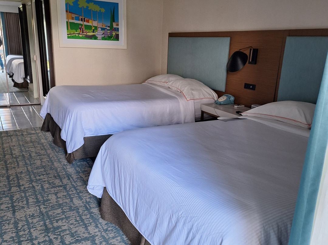 阿纳海姆广场套房酒店主图