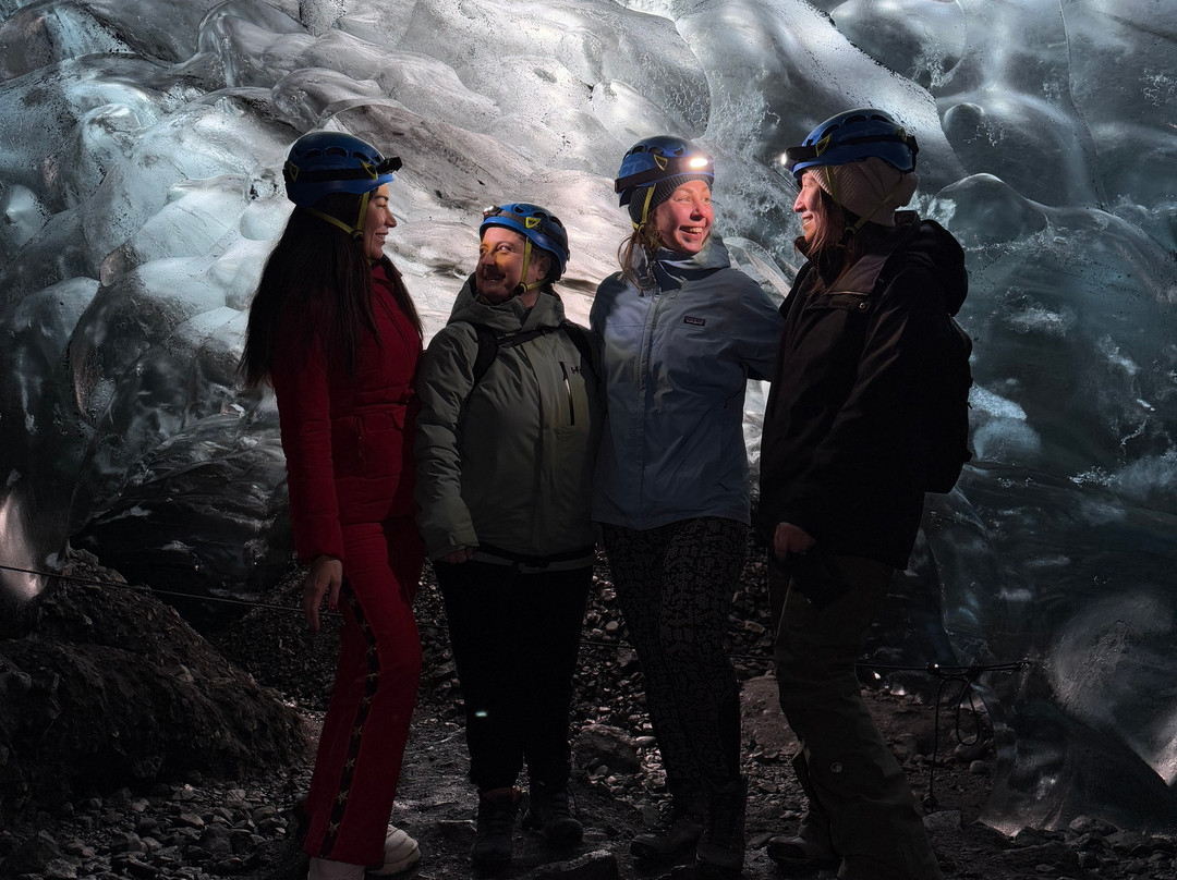 Ice Cave Trips-赫本必去景点