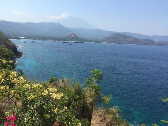 布卢泻湖乡村酒店主图