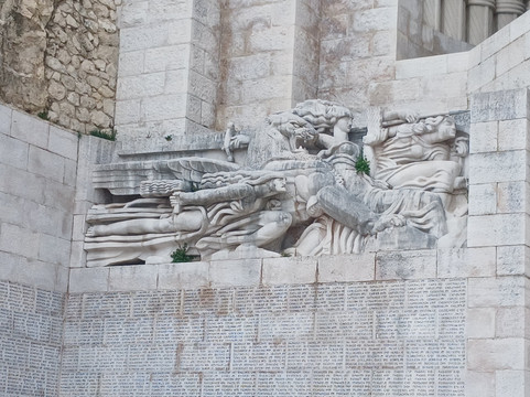 死难者纪念碑-尼斯必去景点