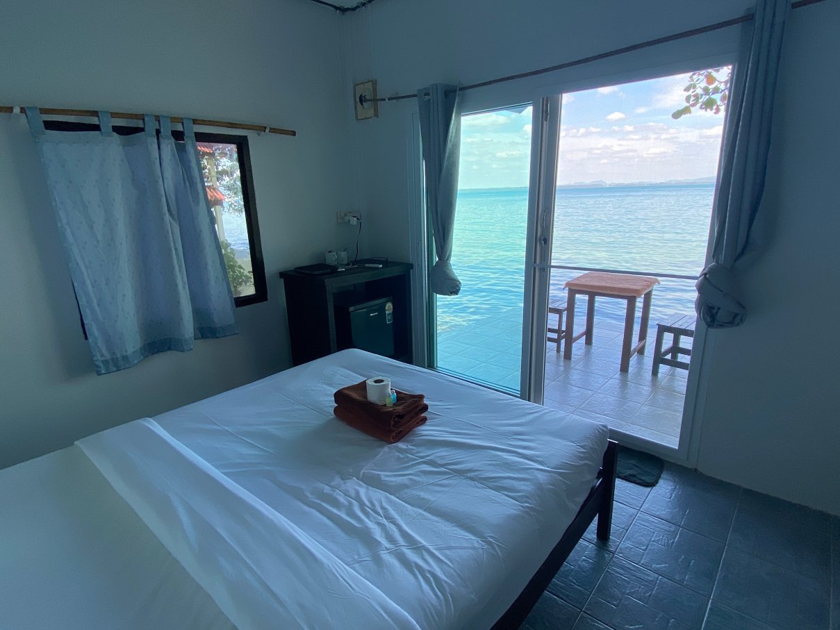 日出别墅度假村-客卧