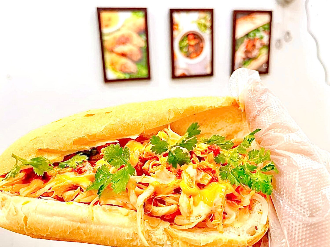 Bánh Mì Xá Xíu Quảng Đông