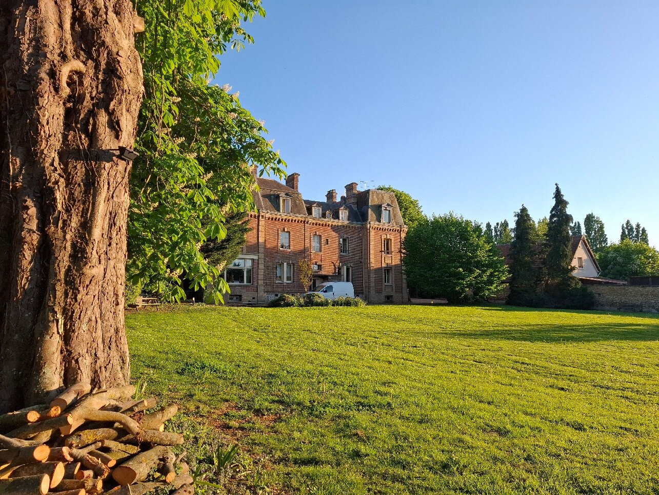 Chateau Corneille-官方