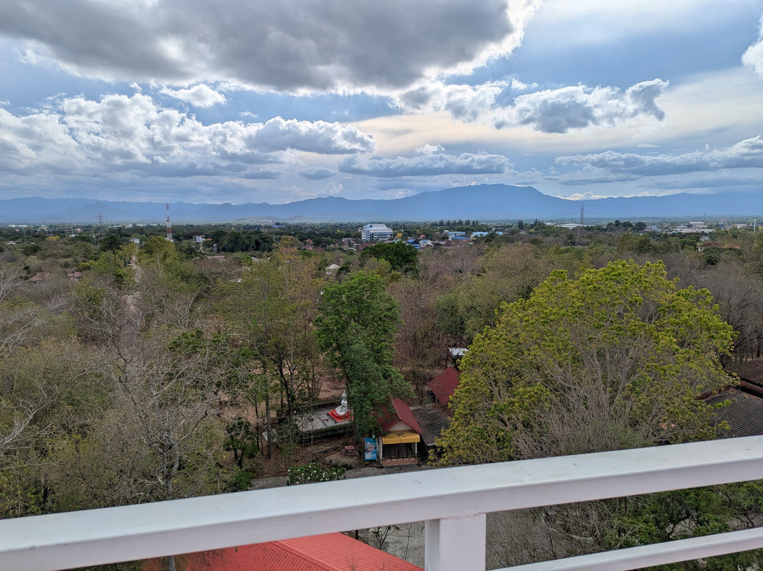 Wat Khao Tham-来兴必去景点