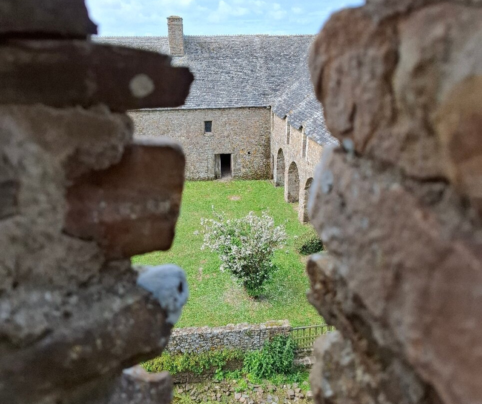 Chateau Fort de Pirou景点图片